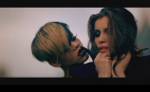 Un fotogramma da ''Te amo'' con Rihanna.